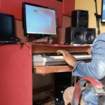 Enregistrement en studio à Libreville, juin 2025 © Maxime de Formanoir