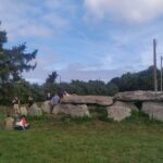 Visite de l’allée couverte de Prajou-Menhir (Finistère)